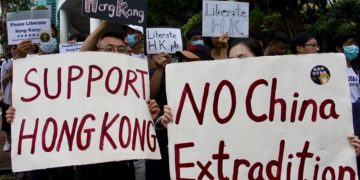En Hong Kong, protestan ante consulados en vísperas del G20