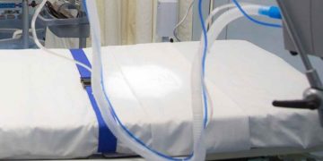 Sufre derrame cerebral y fallece mujer, al recetarle diclofenaco en el IMSS