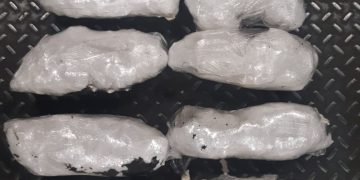 Militares encuentran 4 kg de cristal dentro de una bocina y rescata a 18 migrantes en SLP