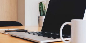 Apple comenta que hay riesgo en baterías de los MacBook