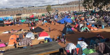 En Ciudad Juárez no hay capacidad para albergar miles de migrantes, señala  alcalde