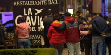 Dos hombres mueren a balazos dentro de bar en Coyoacán, CDMX