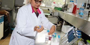 La vitamina C ayuda a las células cancerígenas a vivir, según estudio