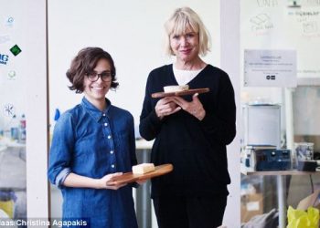 Artistas crearon queso con bacterias de los pies de David Beckham