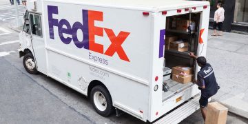 China investiga a FedEx por desvió de paquetes de Huawei
