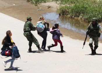 Guardia Nacional detiene migrantes en la frontera norte