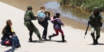 Guardia Nacional detiene migrantes en la frontera norte