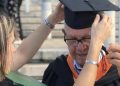 Veterano se graduó a los 78 años como Ingeniero industrial