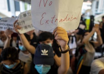 Hong Kong suspende de forma temporal propuesta de ley de extradición a China
