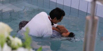 Intensa jornada de bautizos realiza la Iglesia de la Luz del Mundo