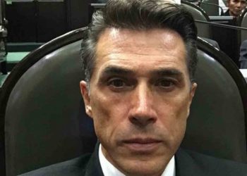 Mayer entusiasmado por proyectos alternativos que aportan a la cultura
