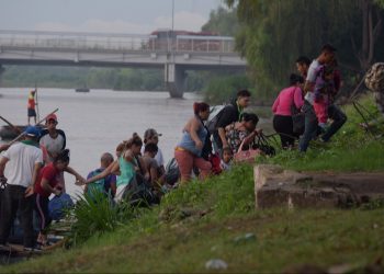 Se estima que 50 mil migrantes esperen su trámite de asilo en México