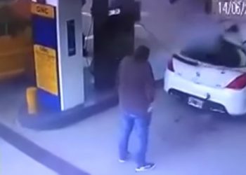Deja nube de cocaína al explotar auto de narcos argentinos