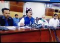 Transmisión en vivo deja ver a ministros paquistaníes con orejas y bigotes de gato