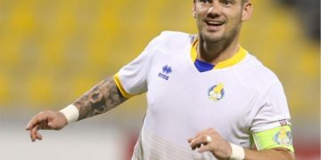 Sneijder conduce borracho y es detenido