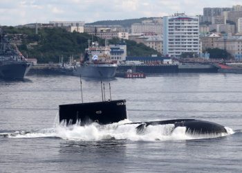 En Rusia se incendia un submarino militar y mueren 14 tripulantes