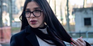 Así se veía hoy Emma Coronel, en el juicio final de “El Chapo”