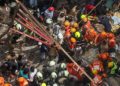 Colapsa un edificio en India; mueren 12