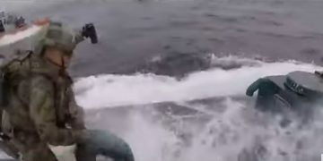 #VIDEO Detienen un narcosubmarino con 232 mdd en cocaína
