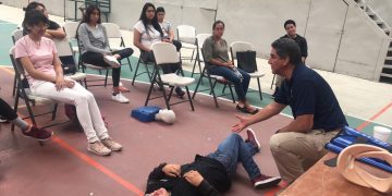 Se capacita al personal de campamentos de verano, en primeros auxilios