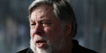 “Borra tú cuenta de Facebook, protege tú privacidad”: Cofundador de Apple