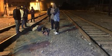 Migrante pretende abordar el tren, cae y pierde el pie