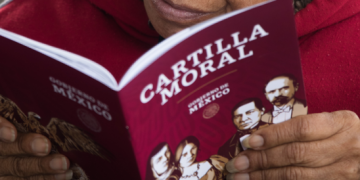 La primera dama responde a críticas de la arquidiósesis sobre Cartilla Moral