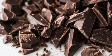 El oscuro motivo por el que el chocolate tiene un precio tan escandalosamente bajo