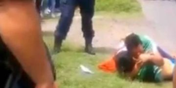 #VIDEO Papá de delincuente abatido rompe en llanto: ¡Hijo mío!