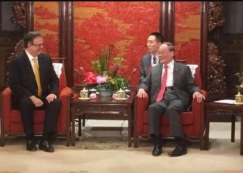 Ebrard en reuniones en China con el canciller de ese país