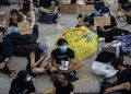 Manifestantes en Hong Kong toman aeropuerto internacional