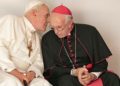 Foto de Anthony Hopkins como Benedicto XVI, es revelada