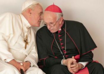 Foto de Anthony Hopkins como Benedicto XVI, es revelada