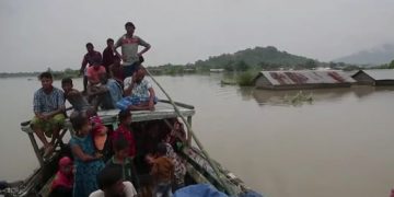 Severas inundaciones por  lluvias intensas deja causan decenas de muertes en India y Nepal