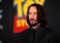 Una familia deja en su jardín un mensaje para Keanu Reeves y él hace un gesto que  asombró a todos