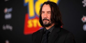 Una familia deja en su jardín un mensaje para Keanu Reeves y él hace un gesto que  asombró a todos