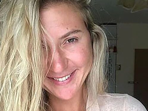 #VIDEO Mujer persigue y somete a un corredor que le mostró los genitales