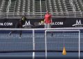 #VIDEO Retan a Serena Williams un grupo de videobloggers y sale airosa