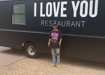 Jaden Smith, hijo de Will Smith, abrió un food truck vegano que comparte comida con los indigentes