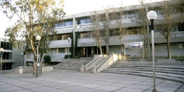 Presentan nuevas instalaciones del centro de idiomas en zona universitaria