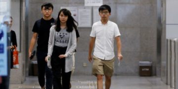 Activistas arrestados por la policía de Hong Kong, salen bajo fianza