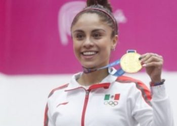 Paola Longoria pide que al deporte no se le quite más dinero