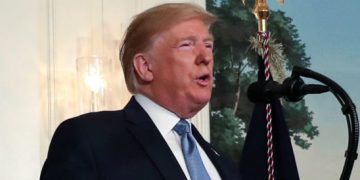 Trump condena “supremacismo blanco” y dijo que el odio jaló el gatillo