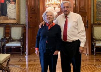 Poniatowska visita a AMLO en Palacio Nacional