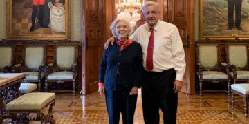 Poniatowska visita a AMLO en Palacio Nacional