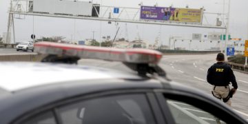#VIDEO Policía dispara contra secuestrador de un autobus Río de Janeiro