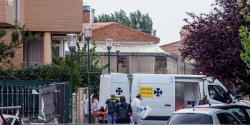 En España un cazador mata a su esposa, hiere de gravedad a su hijo y se suicida