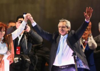 Fernández dolido ante su derrota con Macri en elecciones primarias en Argentina