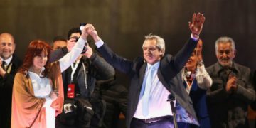 Fernández dolido ante su derrota con Macri en elecciones primarias en Argentina
