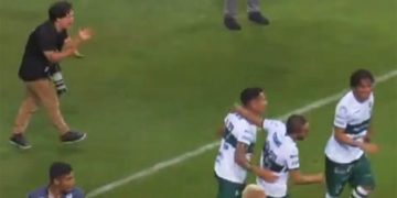 Fotógrafo con síndrome de Down se suma al festejo futbolero
